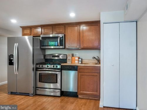 155 U St, Washington DC  20001-7609 exterior