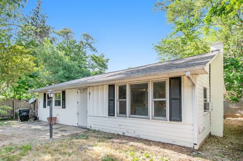 307 Della St, Kalamazoo, MI 49002-3516