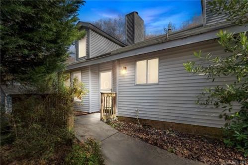 3800 Ashley Hall Dr, Charlotte, NC 28227-6604