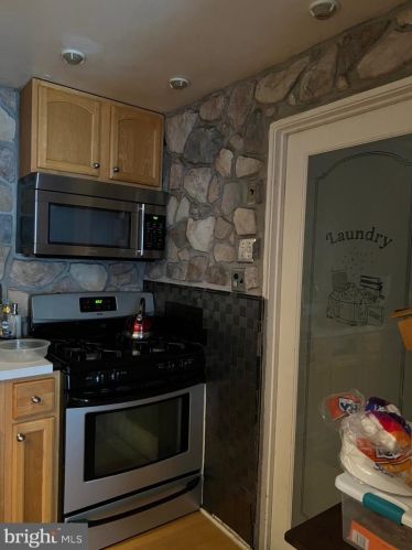 1010 Ward St, Chester PA 19013-2011 exterior