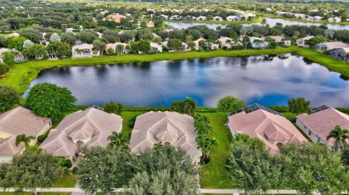 11325 Ohanu Cir, Boynton Beach FL 33437-7033 exterior