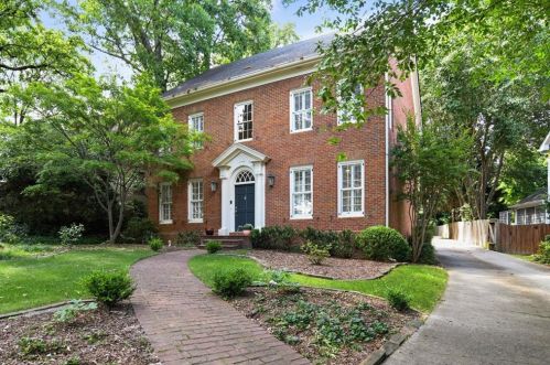 3552 Kingsboro Rd, Atlanta GA  30319-1356 exterior