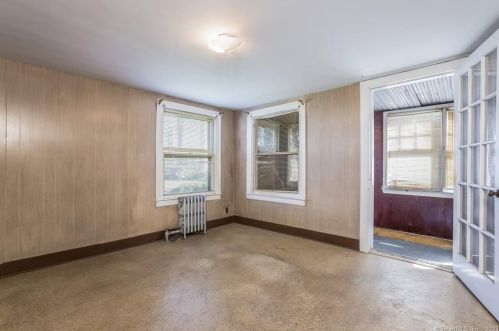 35 Fort Point St, Norwalk CT 06855-1224 exterior