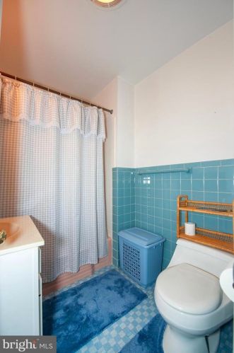 576 Kromer Ave, Berwyn PA 19312-1318 exterior