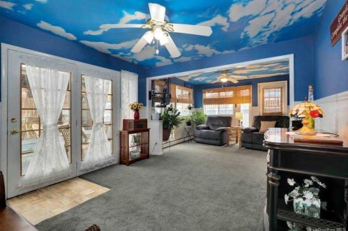 347 8 St, Bohemia NY 11716-1332 exterior