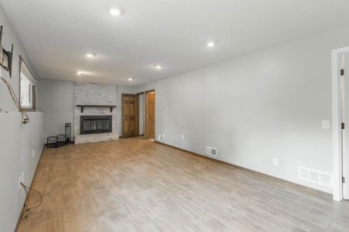 12977 Finch Way, Saint Paul MN 55124-8140 exterior