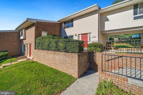 5537 Burnside Dr, Rockville MD 20853-2457 exterior