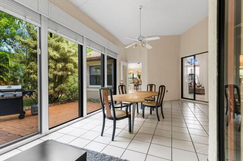 7279 Le Chalet Blvd, Boynton Beach FL 33472-5035 exterior