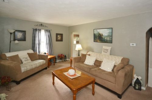 9720 Sprinkle Rd, Kalamazoo, MI 49002-7461