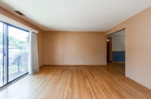 6820 Raven St, Chicago, IL 60631-2558