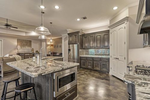 12122 Hawthorne Dr, Montgomery TX 77356-5449 exterior