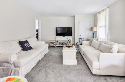 291 Rowayton Ave, Norwalk CT 06853-1628 exterior