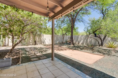 7431 Ln Cienega Dr, Tucson AZ 85712-1423 exterior