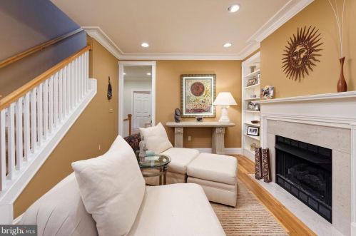 120 Queen St, Alexandria VA 22314-2610 exterior