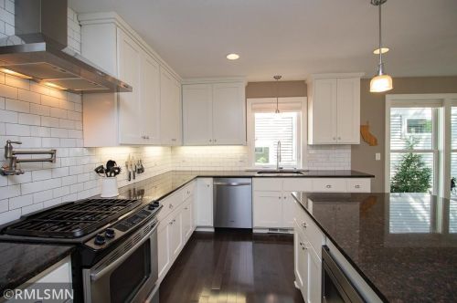 1329 Hartford Ave, Saint Paul MN 55116-1648 exterior