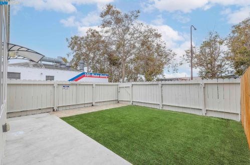 1215 San Pablo, Berkeley CA 94706-1130 exterior