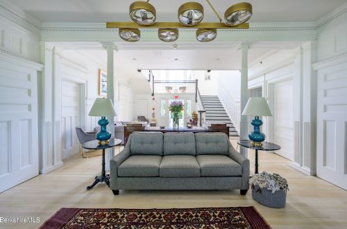 2 Kemble St, Lenox MA 01240-2816 exterior