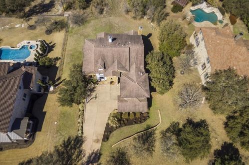 400 Dawn River Cv, Austin TX 78732-1986 exterior