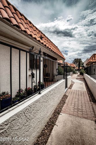 5966 Sun County Blvd, Tucson AZ 85712-2346 exterior