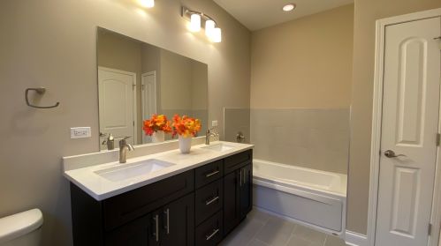 3831 Hermitage Ave, Chicago IL 60640-1127 exterior