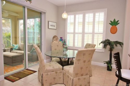 10092 Oak Tree Cir, Fort Pierce FL 34987-2454 exterior