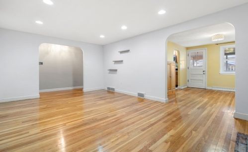 401 Massachusetts Ave, North Andover MA 01845-4340 exterior