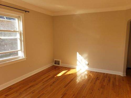 11124 Drake Ave, Chicago, IL 60655-3513