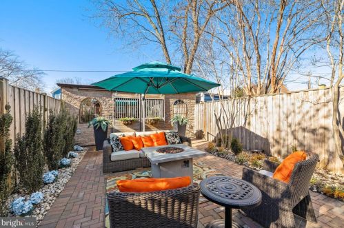 320 Patrick St, Alexandria VA  22314-2443 exterior