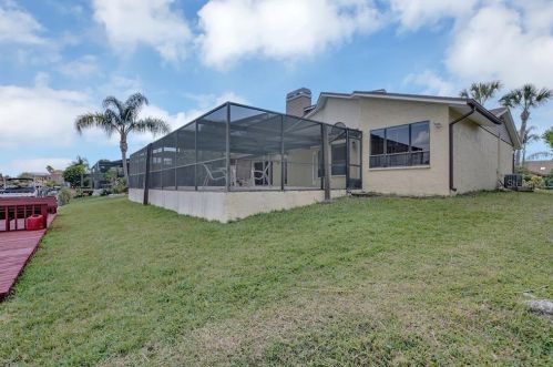 5809 Dory Way, Tampa FL 33615-3633 exterior