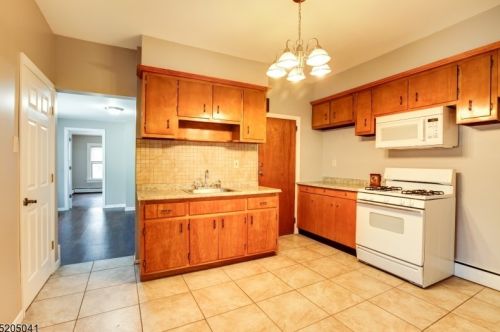 170 Oliver St, Newark NJ 07105-2007 exterior