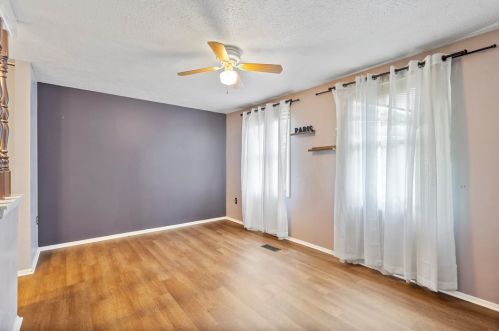 501 Bonnie Brae Dr, Moon Twp PA  15108-3851 exterior