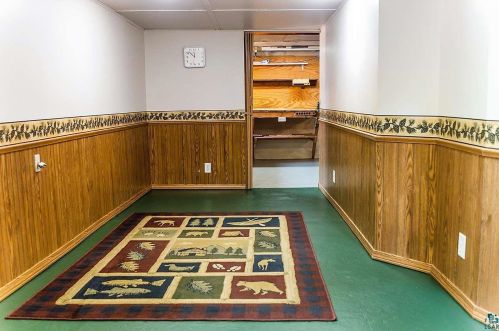 1217 10 St, Duluth MN 55806-1227 exterior