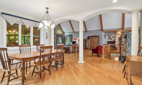 7104 Braemar Cir, Bull Valley IL 60014-6603 exterior