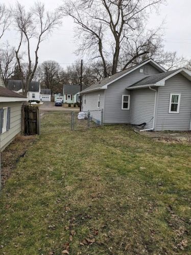 320 Buchanan Ave, Kalamazoo MI  49001-5320 exterior