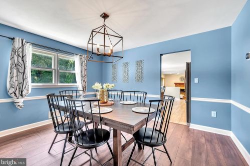 47 Crestwood Dr, Trenton NJ 08690-1936 exterior