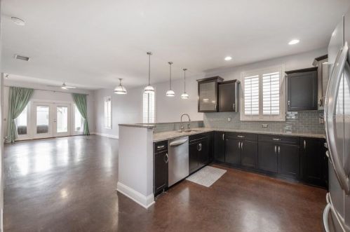 406 Oregon Ave, Tampa FL 33607-2803 exterior