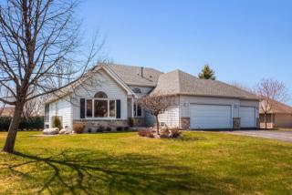1149 Ridge Bluff Ct, Chaska, MN 55318-9723