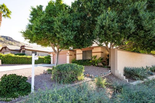 4037 Chisum Trl, Phoenix, AZ 85083-1601