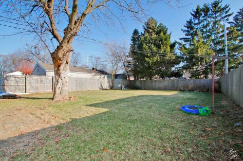 209 Gretta Ave, Waukegan IL 60085-4648 exterior