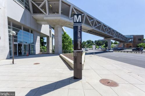 1795 Westwind Way, Mc Lean VA  22102-1612 exterior