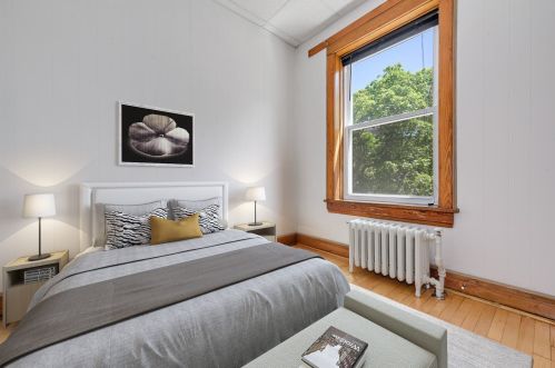 2008 Addison St, Chicago IL 60618-6102 exterior