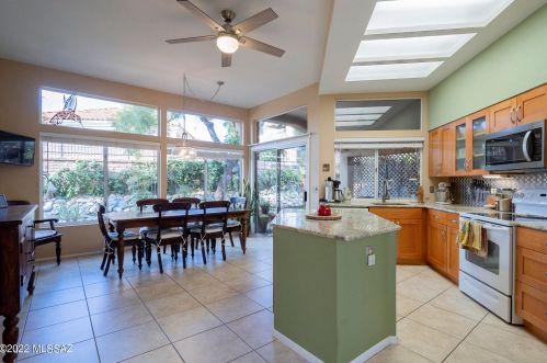 2261 Gerbera Way, Tucson AZ 85755-7167 exterior