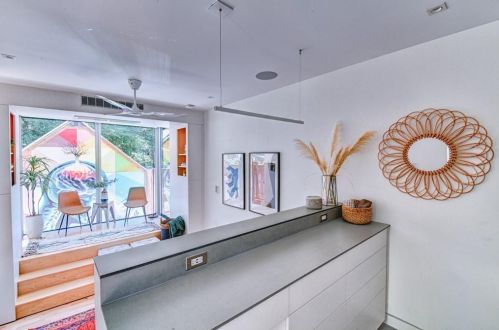 1307 Cesar Chavez St, Austin TX 78702-4403 exterior