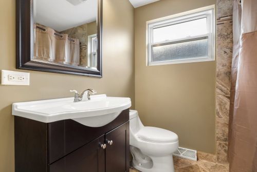 6353 Kilpatrick Ave, Chicago IL 60652-2009 exterior