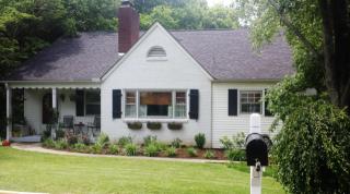 2921 Arbor Pl, Knoxville, TN 37917-1616