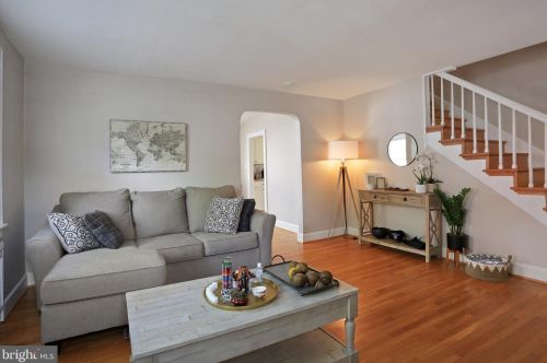 204 Forney Ave, Hanover PA  17331-2919 exterior