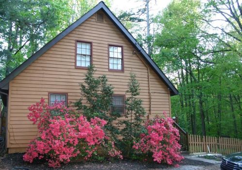 8240 Jensen Trl, Gainesville, GA 30506-5827