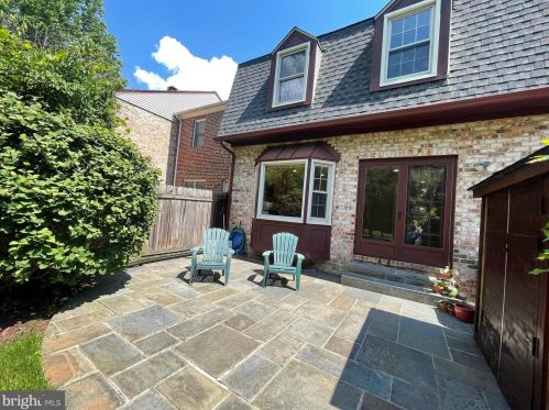 7623 Coddle Hbr Ln, Rockville MD 20854-3253 exterior