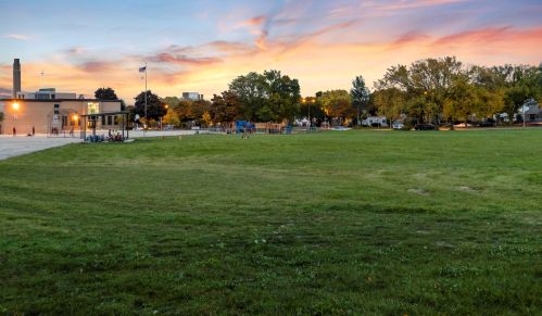 2953 43, Milwaukee WI 53219-3402 exterior