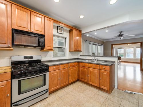 1747 Monticello Ave, Chicago IL 60618-5320 exterior